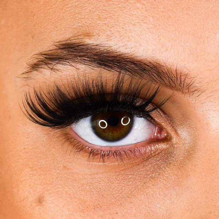 LB09 Volume Strip Lashes - Image 3